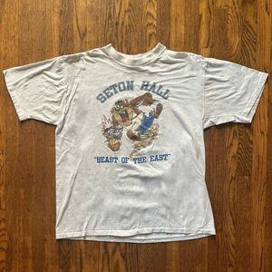 Vintage 90s Single Stitch Seton Hall Tazmanian Devil Basketball T-Shirt